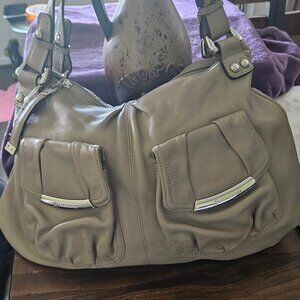 B. Makowsky Light Tan Taupe Leather Handbag Large Shoulder Curved Purse ZIP TOP